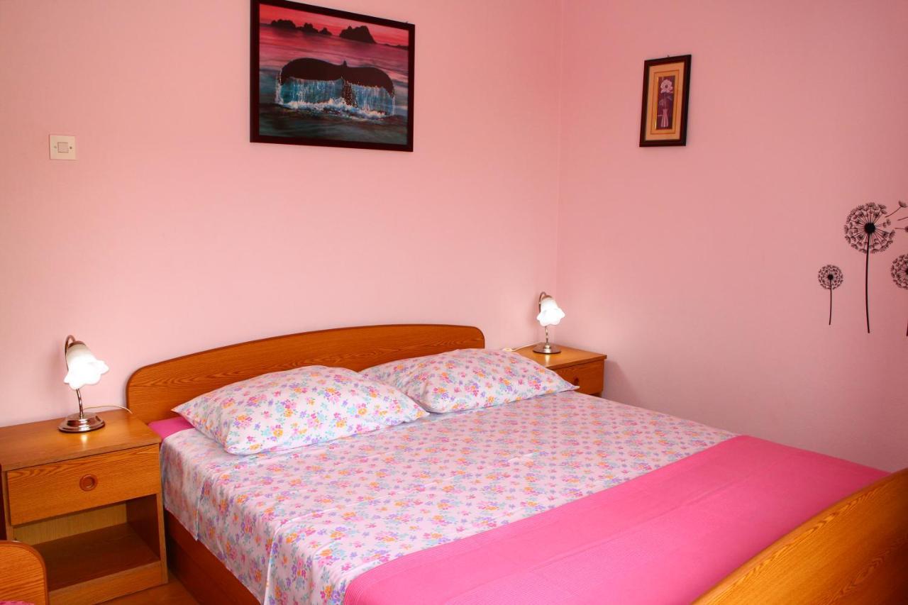Apartment Teraferma Komiza Ngoại thất bức ảnh